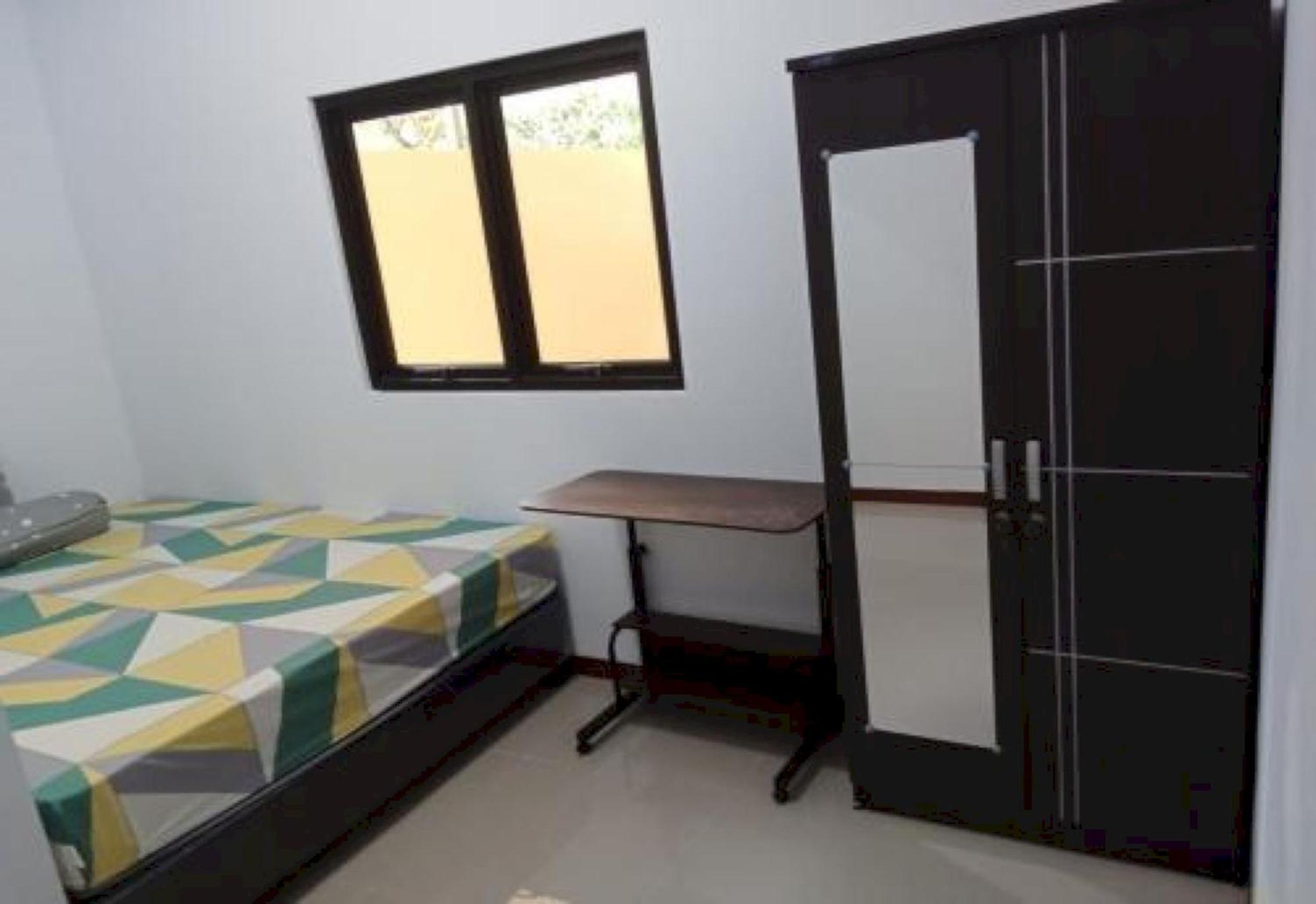 Spot On 94166 Kost Bunda Syariah Hotel Бекаси Екстериор снимка