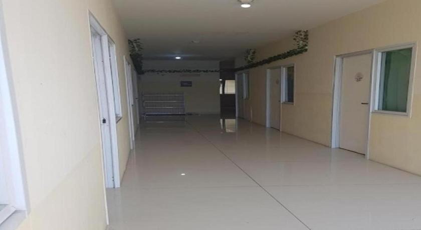 Spot On 94166 Kost Bunda Syariah Hotel Бекаси Екстериор снимка